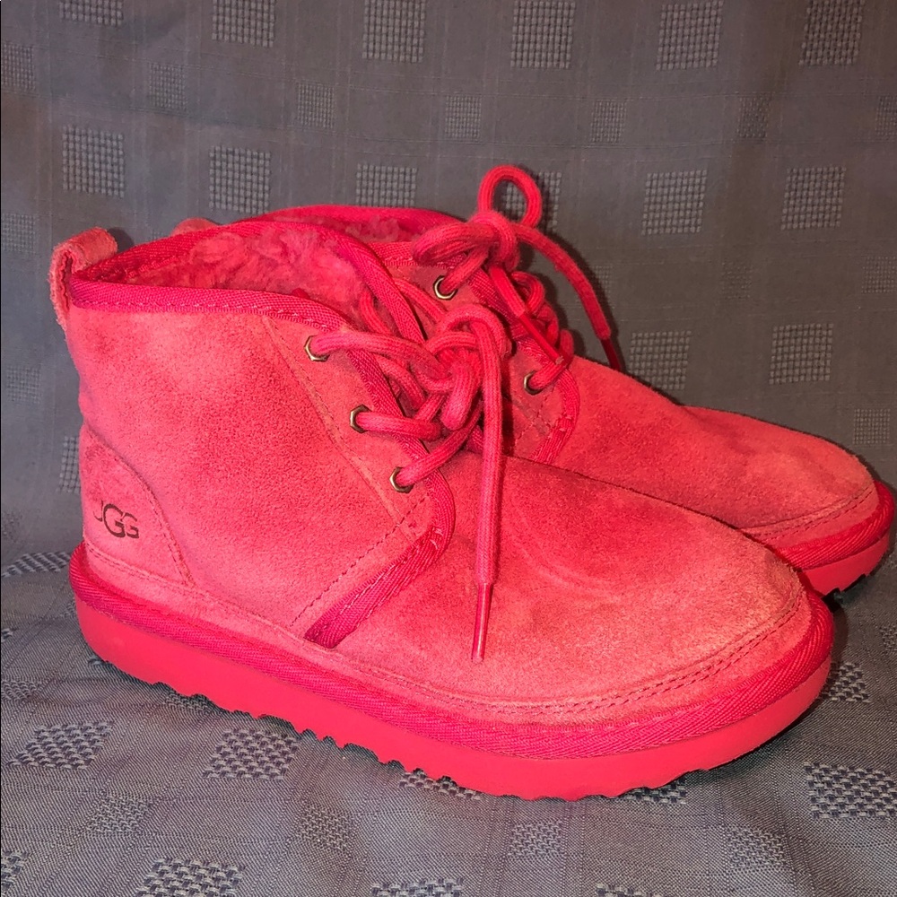 Used Girls Ugg Neumel II Rock Rose Lace Up Boots Size 1. 1017320K